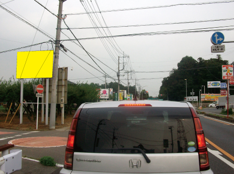 鶴ヶ島市・県道114号藤金交差点手前