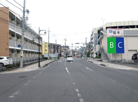 春日部市・ララガーデン前