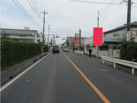 狭山市・入曽交差点手前踏切そば