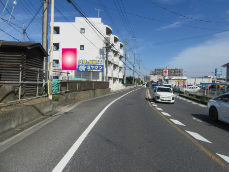 川越市・県道15号ファミリーマート的場そば西川越駅方面