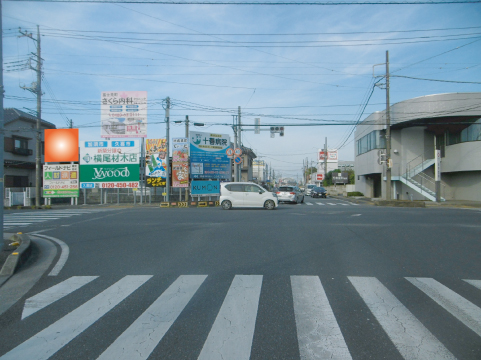 加須市・県道３８号線加須市役所入口交差点(市役所方面)