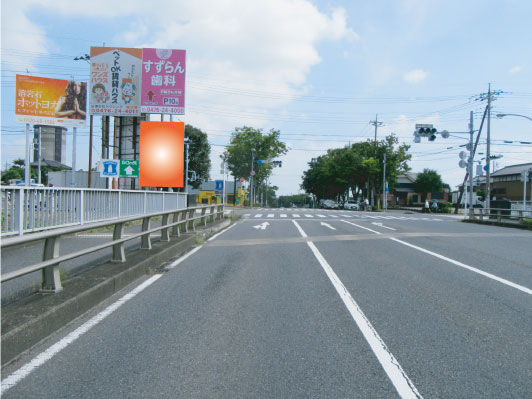 千葉県成田市・郷部交差点手前下段