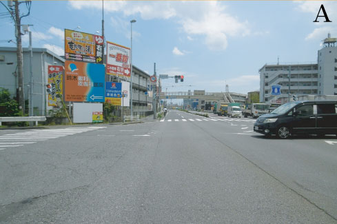 草加市・谷塚仲町交差点(下段) 草加市・谷塚仲町交差点(下段)